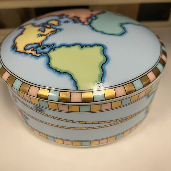 Tiffany & Co. bone china trinket box world map - Picture 3 of 5